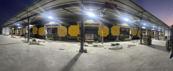 CNC-diamantdraadzaagmachine met 11 kW spindle en hoge precisie reducer & servomotor voor 2500*3000*1500mm steensnijden